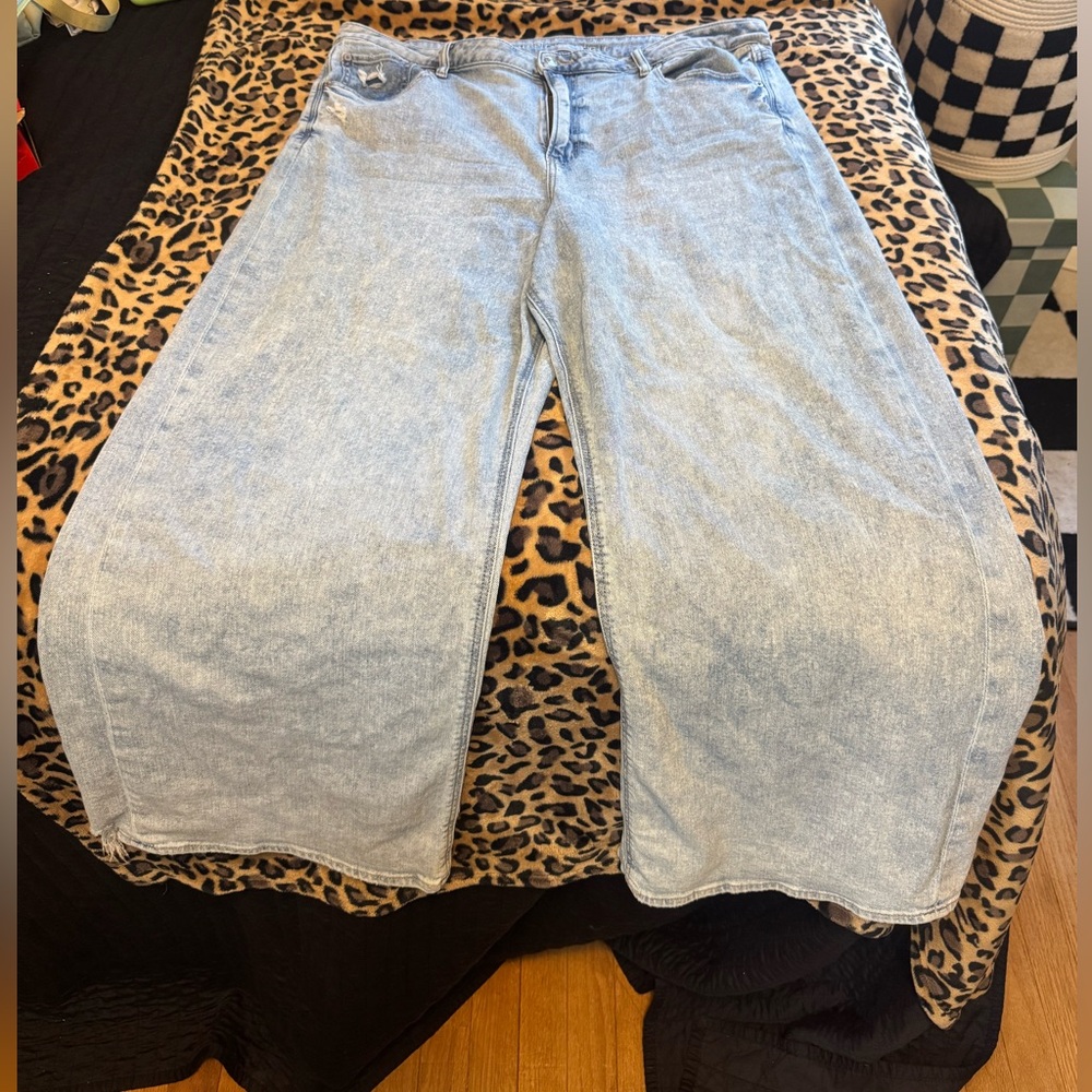 AMERICAN EAGLE WIDE LEG JEANS- SIZE 18